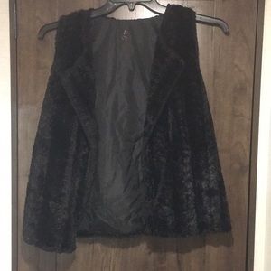 Girls faux fur vest